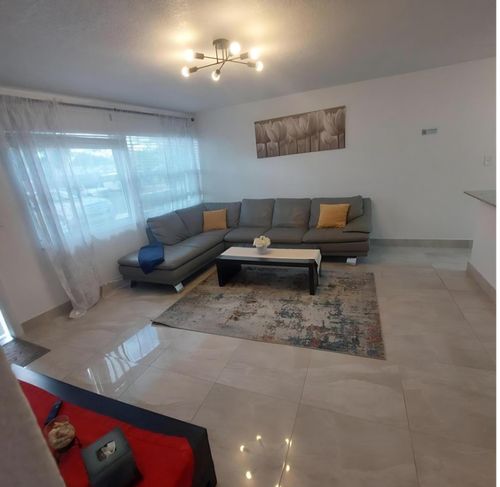 1670 Ne 1st Ave, Pompano Beach, FL, 33060-5202 | Card Image