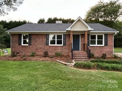 107 Louisbourg Court, House other with 3 bedrooms, 2 bathrooms and null parking in Gastonia NC | Image 1