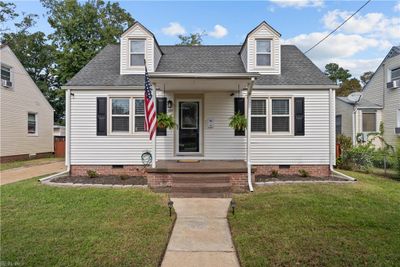 324 Lenox Avenue, House other with 4 bedrooms, 1 bathrooms and null parking in Norfolk VA | Image 1