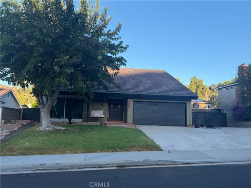 28975 Lotusgarden Dr, Canyon Country, CA, 91387-1837 | Card Image