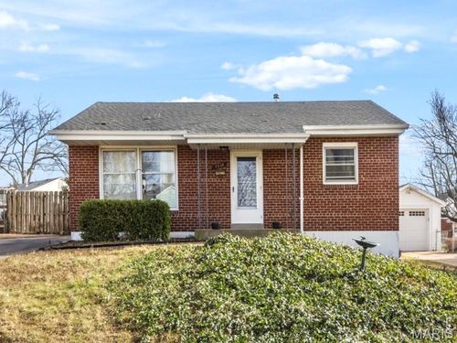 7408 Ray Ave, Saint Louis, MO, 63116-2740 | Card Image
