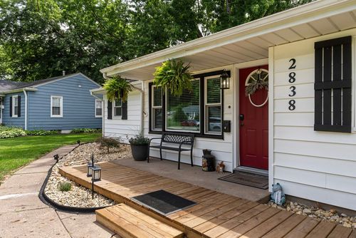 2838 38th Ave, Rock Island, IL, 61201-6929 | Card Image