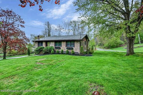 511 Pine St, Moscow, PA, 18444-9075 | Card Image