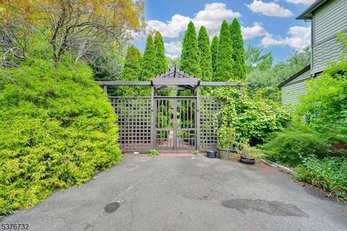 31 Ramapo Ave, Pompton Lakes, NJ, 07442-1731 | Card Image
