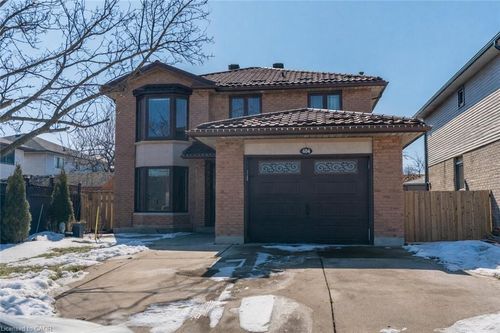 lower-404 Stone Church Rd E, Hamilton, ON, L9B2A1 | Card Image