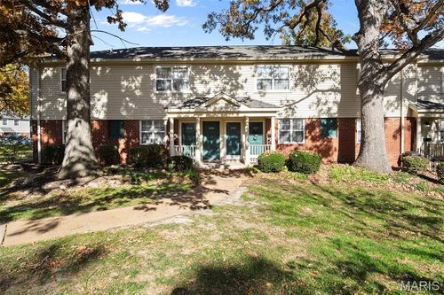 1530 Swallow Dr, Brentwood, MO, 63144-1620 | Card Image