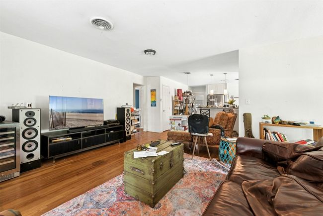 4308 Red River St, House other with 2 bedrooms, 2 bathrooms and 2 parking in Austin TX | Image 7