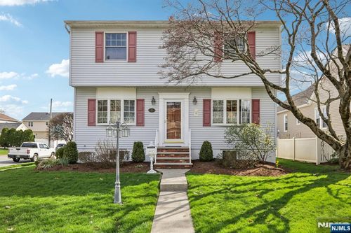 30 Lincoln Pl, Waldwick, NJ, 07463-1924 | Card Image