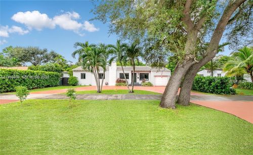 160 South Dr, Miami Springs, FL, 33166-5922 | Card Image