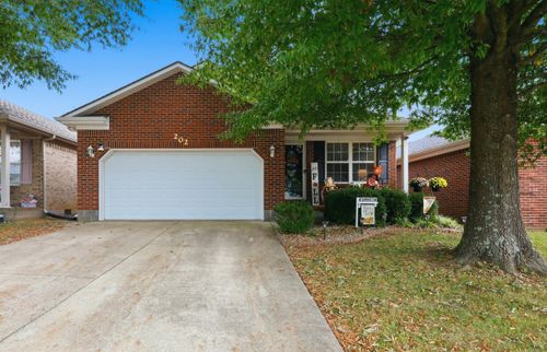 202 Virginia Ln, Nicholasville, KY, 40356-1158 | Card Image