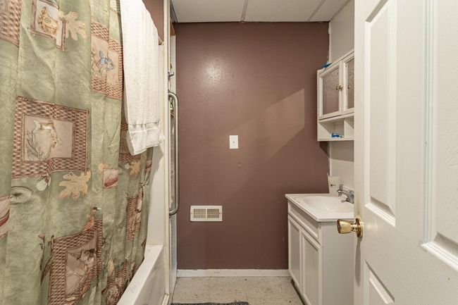 1322 W Main St, Home with 8 bedrooms, 4 bathrooms and null parking in Merrill WI | Image 43