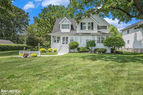 1520 S Channel Dr, Harsens Island, MI, 48028-9580 | Card Image