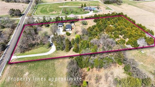 470 E 2200th Rd, Eudora, KS, 66025-8103 | Card Image