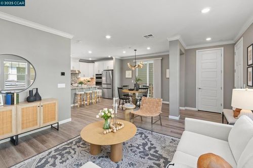 118 Wallace Cir, Moraga, CA, 94556-1307 | Card Image
