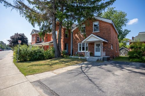 996 1st Ave W, Owen Sound, ON, N4K4K5 | Card Image