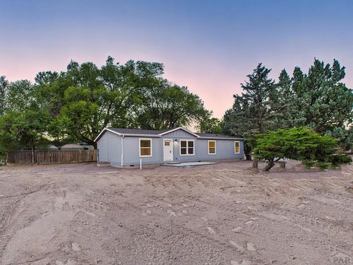 290 E Kipling Dr, Pueblo West, CO, 81007-3068 | Card Image