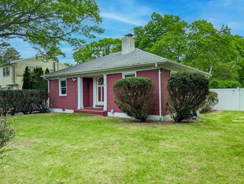 61 Manor Dr, Shirley, NY, 11967-4305 | Card Image