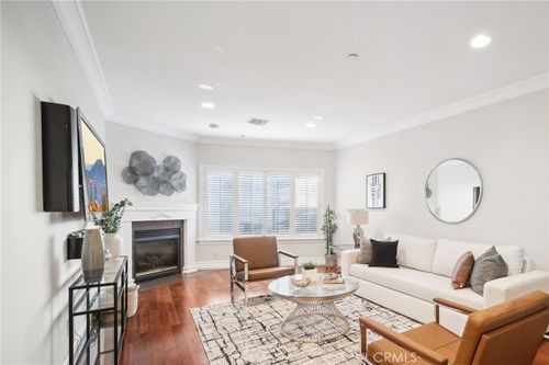 apt-3-11989 Laurelwood Dr, Studio City, CA, 91604-3770 | Card Image