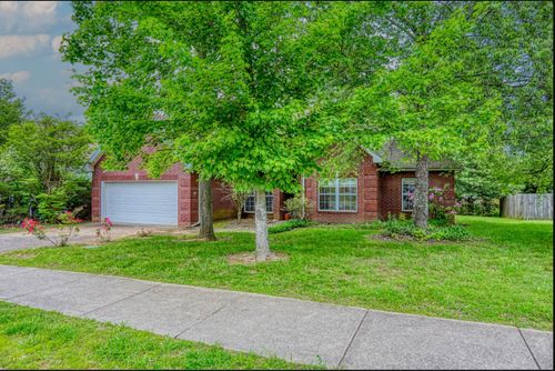 221 Foster Dr, White House, TN, 37188-4066 | Card Image