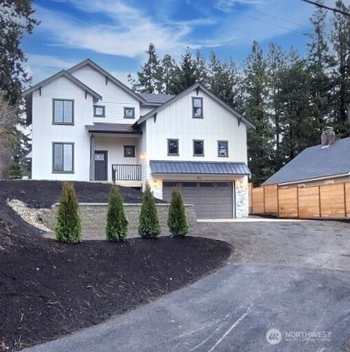 511 W 2nd St, Cle Elum, WA, 98922-1017 | Card Image