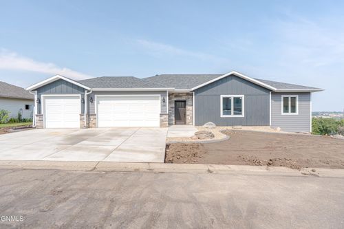 1548 Morning View Ct, Bismarck, ND, 58501-3000 | Card Image