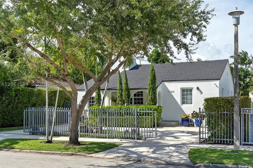 2451 Sw 25th St, Miami, FL, 33133-2206 | Card Image