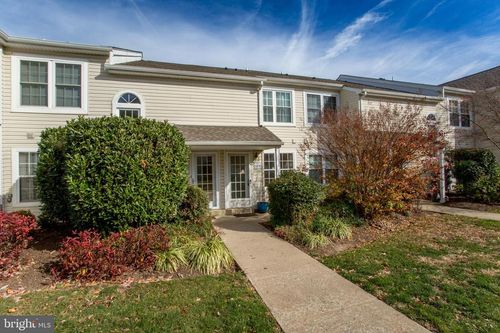 10014 Beacon Hill Dr, SOUTHAMPTON, PA, 18966-5318 | Card Image