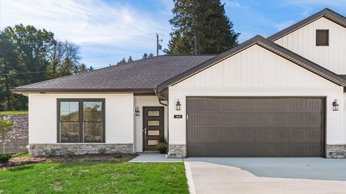 3446 Jamestown Dr, Zanesville, OH, 43701-0008 | Card Image