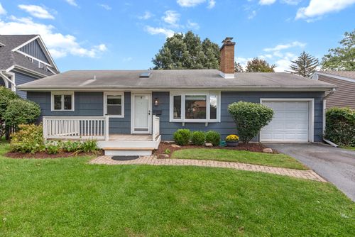 25 N Washington St, Westmont, IL, 60559-1635 | Card Image