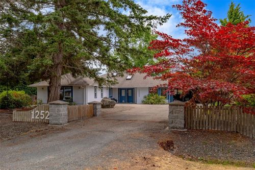 1252 Bunker Pl, Parksville, BC, V9P1W8 | Card Image