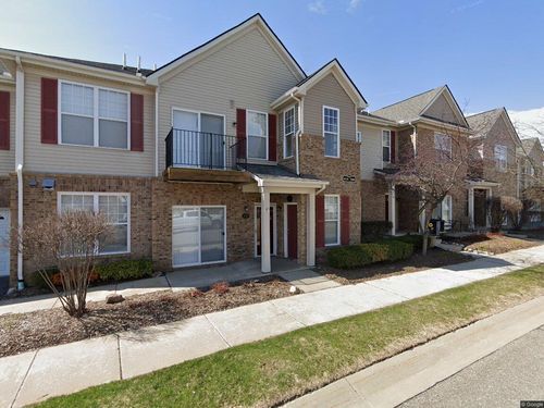 10122 Ridge Run St, Howell, MI, 48855-6323 | Card Image