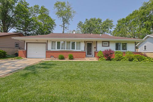 521 Edgewood Ln, Elk Grove Village, IL, 60007-1701 | Card Image