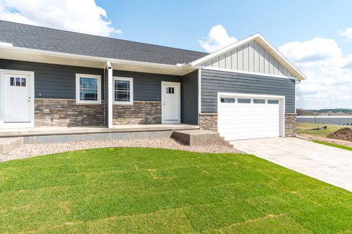 4058 Brooke Elizabeth Dr, Onalaska, WI, 54650-8714 | Card Image