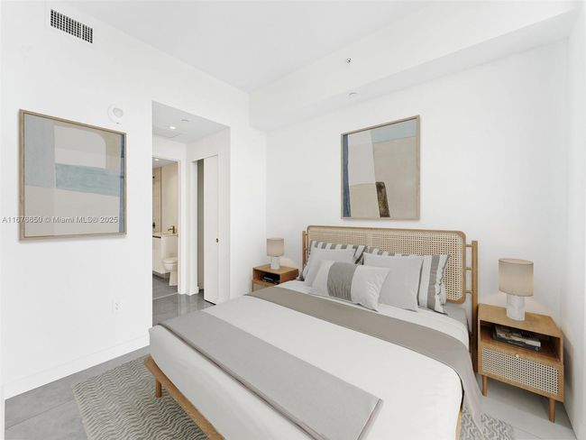 2005 - 2678 Tigertail Ave, Condo with 2 bedrooms, 2 bathrooms and null parking in Coconut Grove FL | Image 7