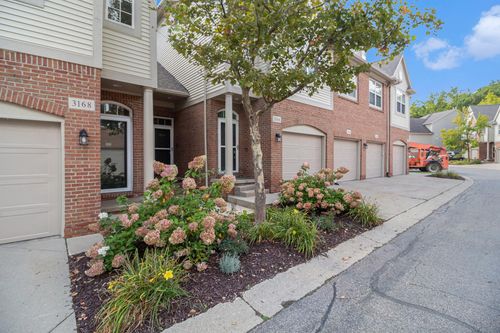 3164 Asher Rd, Ann Arbor, MI, 48104-4169 | Card Image