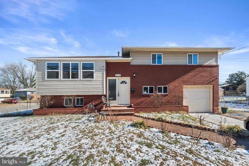 8100 Oxon Hill Rd, FORT WASHINGTON, MD, 20744-4715 | Card Image