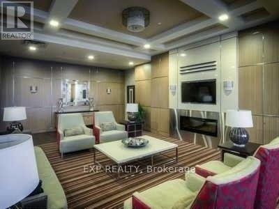 Residential in Toronto (Etobicoke West Mall) 4
