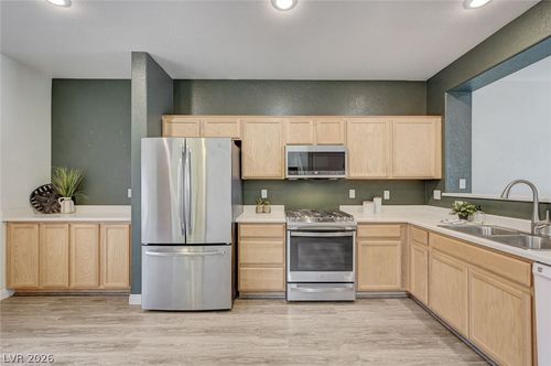 6333 Currant Lake Way, Las Vegas, NV, 89148-5703 | Card Image