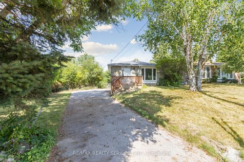 769 Greenfield Cres, Newmarket, ON, L3Y3B2 | Card Image