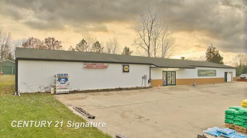 7200 E M 71, Vernon, MI, 48476-9154 | Card Image