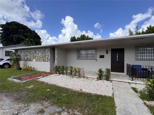 front-3632 Sw 87th Ave, Miami, FL, 33165-4308 | Card Image