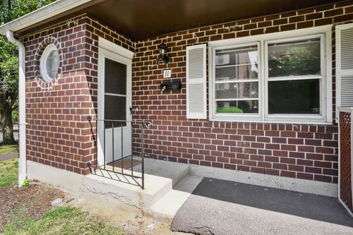 11-11 Savin Park, West Haven, CT, 06516-5841 | Card Image