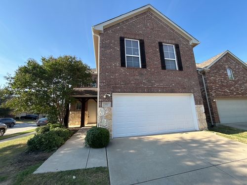 417 Perkins Dr, Argyle, TX, 76226-5571 | Card Image