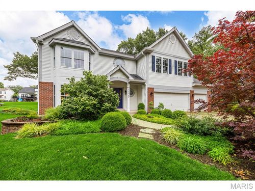 11045 Graeser Ln, Creve Coeur, MO, 63141-7612 | Card Image