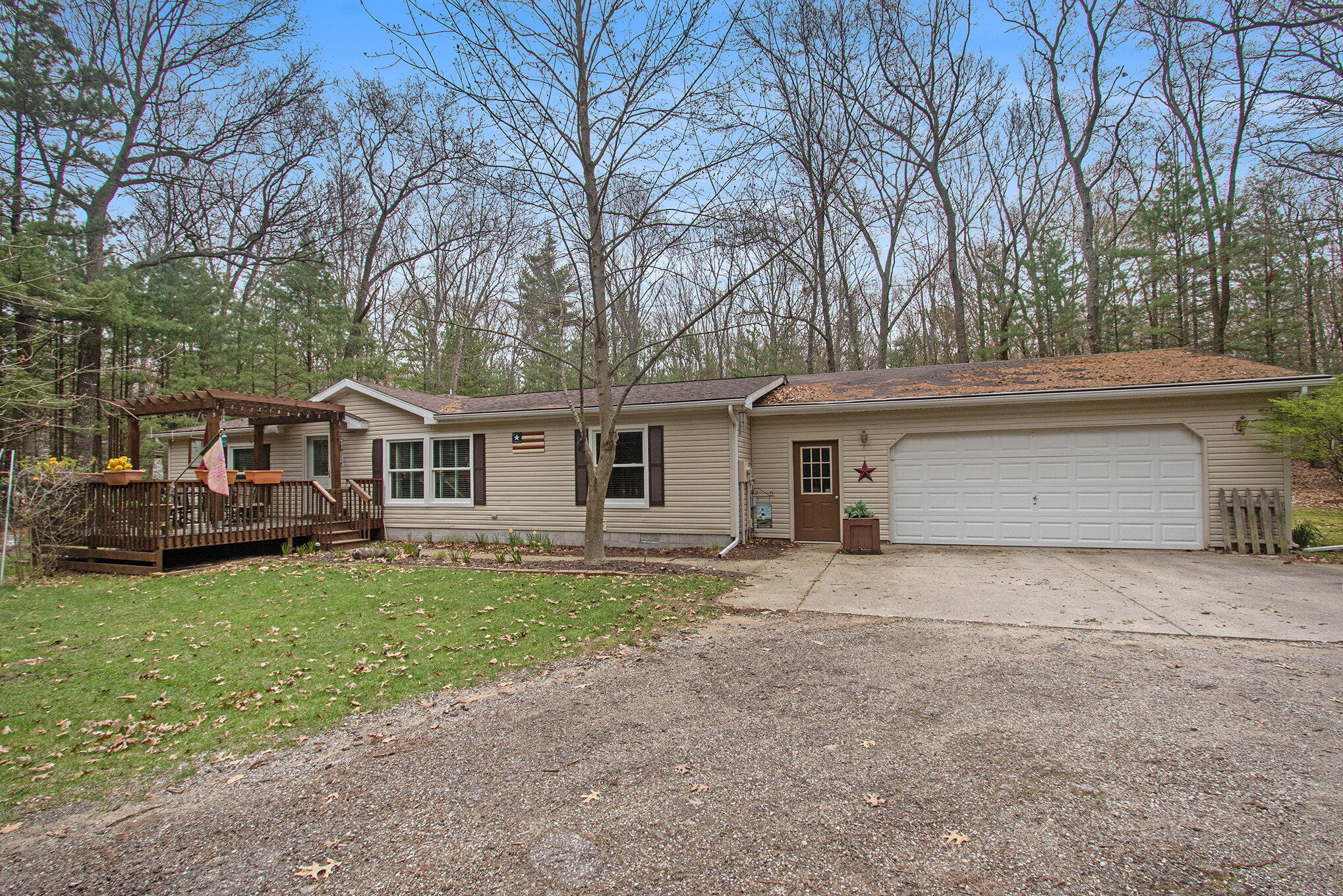 Ridge Rd, Pentwater, MI 49449
