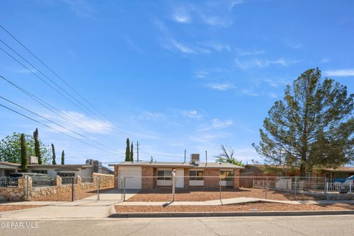 221 Maravilla Dr, El Paso, TX, 79907-7711 | Card Image