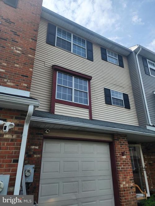 3037 Greenshire Ave, Claymont, DE, 19703-2058 | Card Image