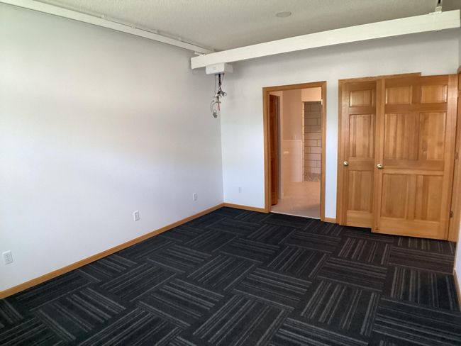 OWNERS SUITE HAS OWNERS BATH | Image 13