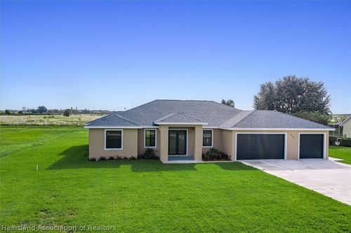 733 Sunset Pointe Dr, Lake Placid, FL, 33852-9190 | Card Image