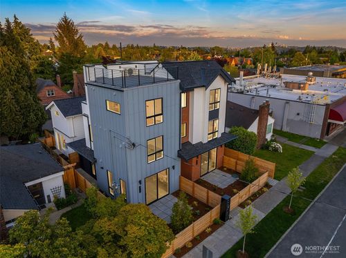 b-8018 24th Ave Nw, Seattle, WA, 98117-4437 | Card Image